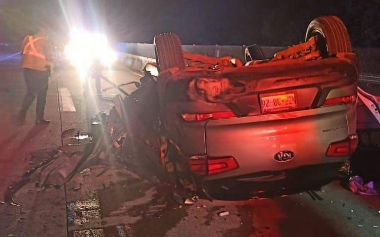 Tres muertos y cuatro lesionados deja un accidente en la Autopista del Sol, cerca de Tierra Colorada