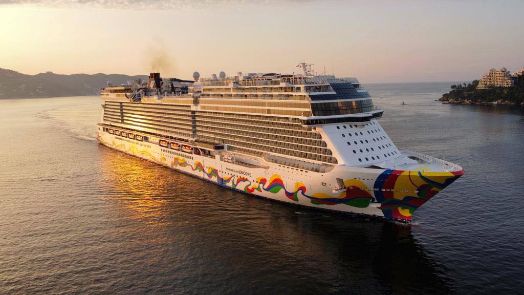 Llega Norwegian Encore, el crucero más grande al puerto de Acapulco 