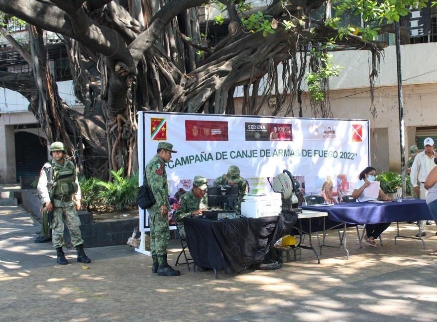 El Ejército pone en marcha campaña de canje de armas en el Zócalo de Acapulco 