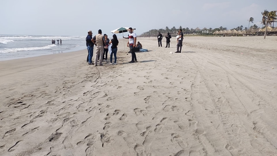 Muere una mujer ahogada en la playa en Barra Vieja en Acapulco 