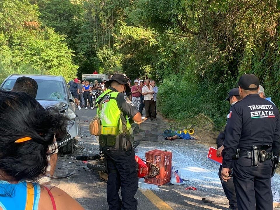 Una persona muerta y otra lesionada deja un accidente vial en la carretera Atoyac-Paraíso en Guerrero 