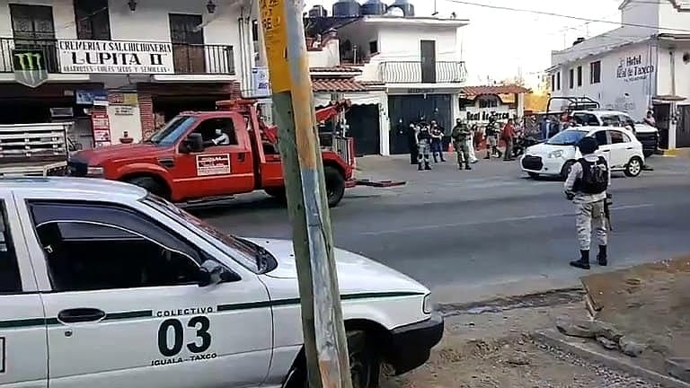 Asesinan a balazos a líder transportistas en Taxco