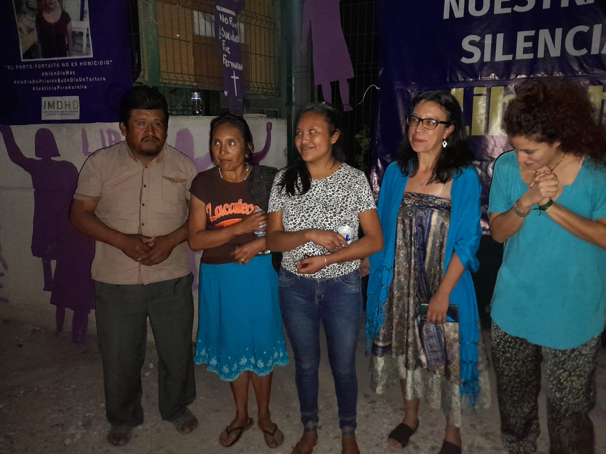 Liberan a Aurelia García joven indígena presa 3 años por aborto involuntario