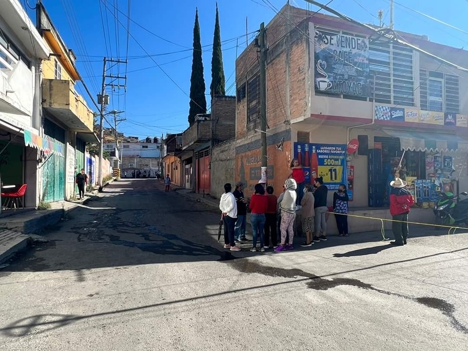 Vecinos de Chilpancingo bloquean vialidad por falta de agua potable