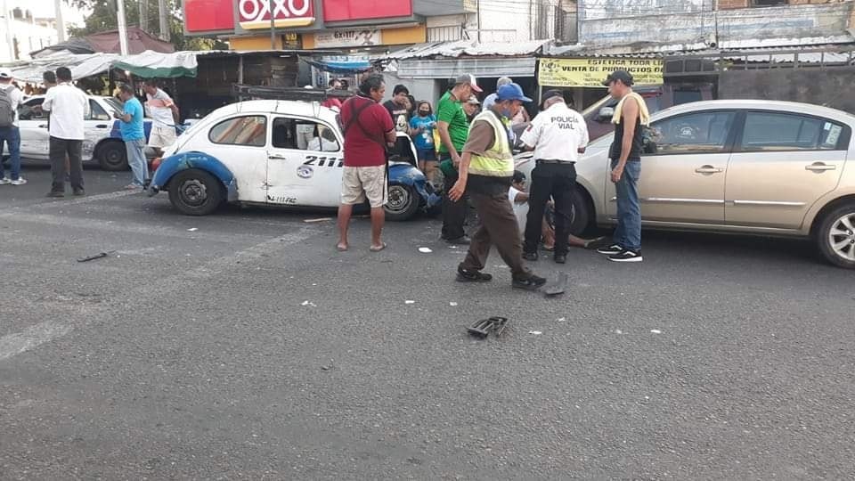 Choque deja al menos tres lesionados en la avenida Constituyentes, en Acapulco