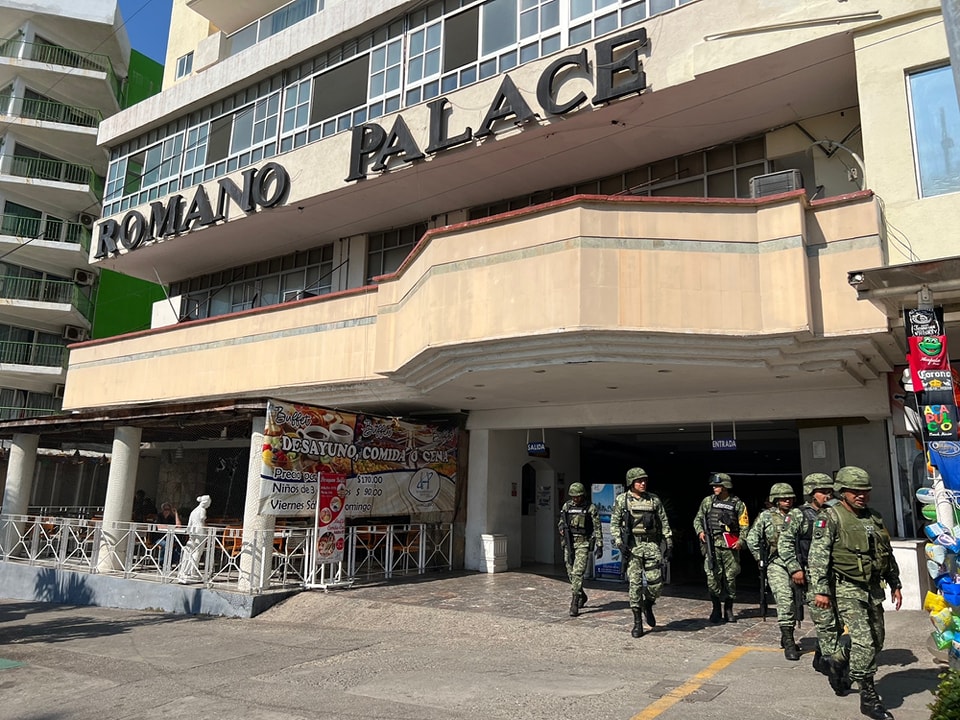 Se incendia habitación en hotel Romano Palace en Acapulco