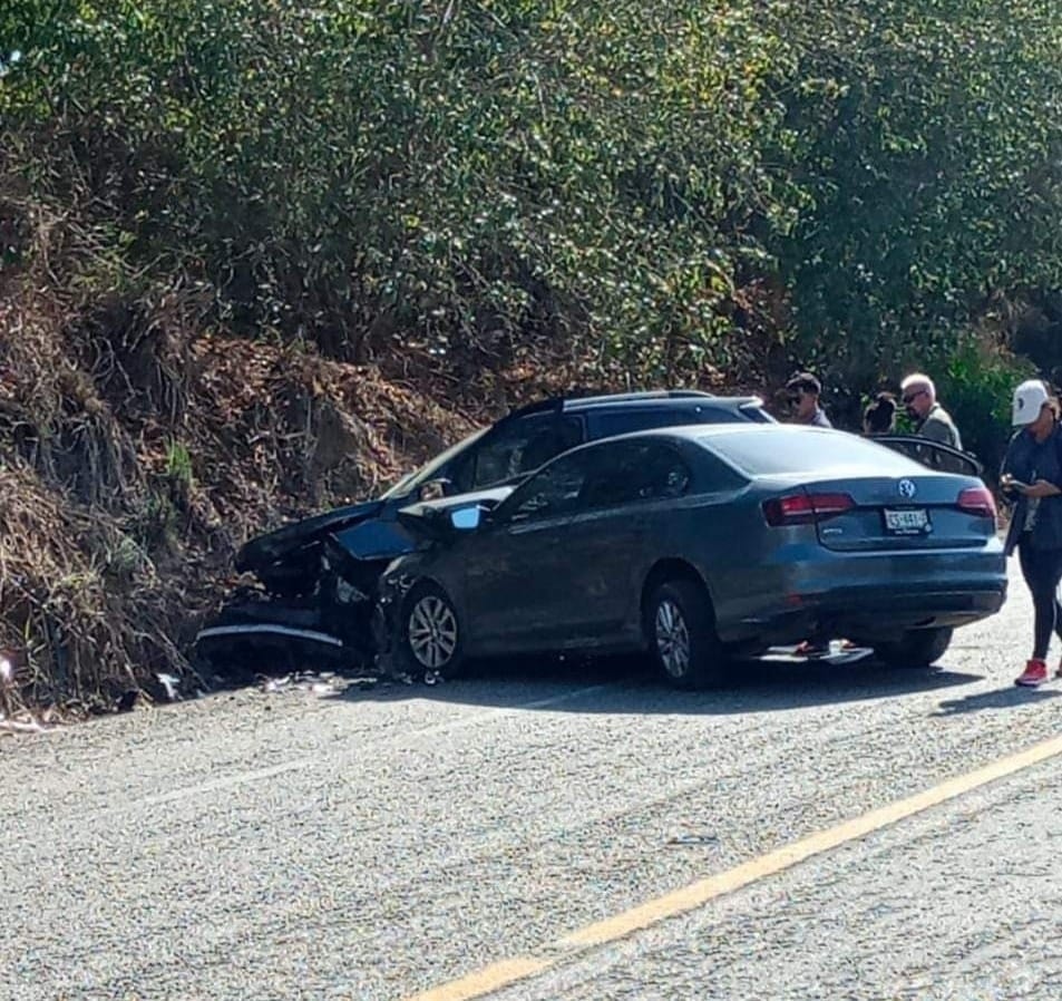 Accidente automovilístico deja un muerto, y tres personas lesionadas en Tecpan
