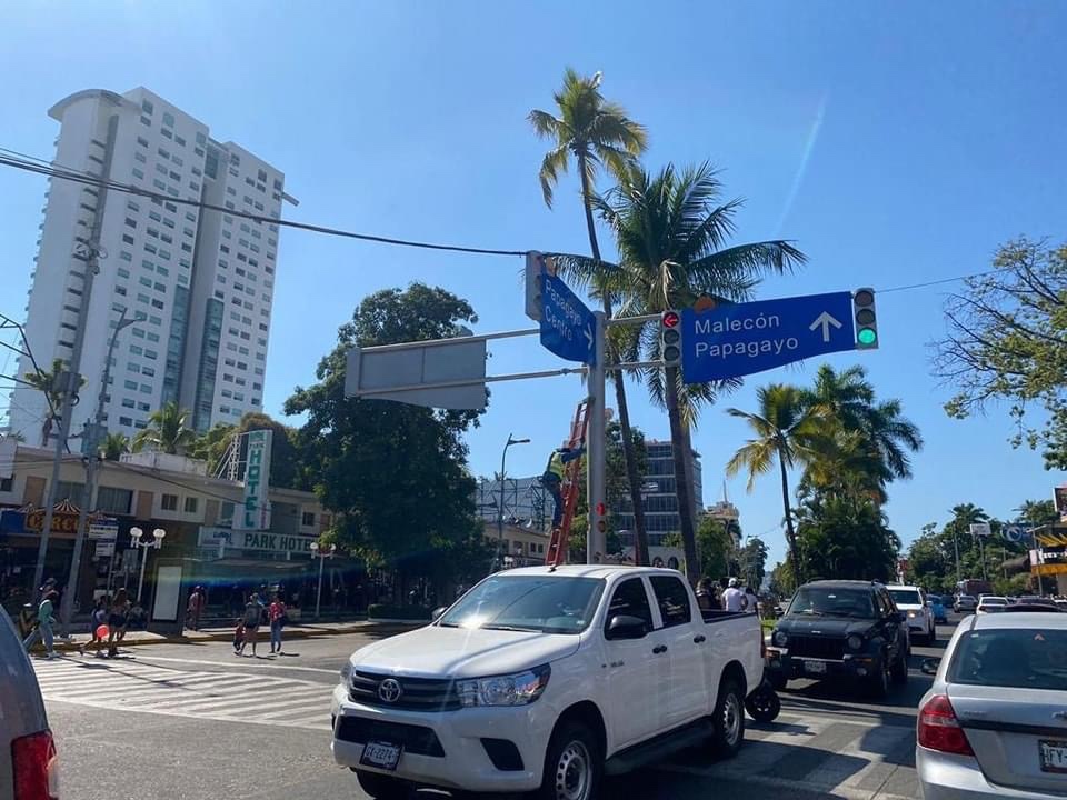 Restablece Movilidad y Transporte semáforos en la Costera de Acapulco