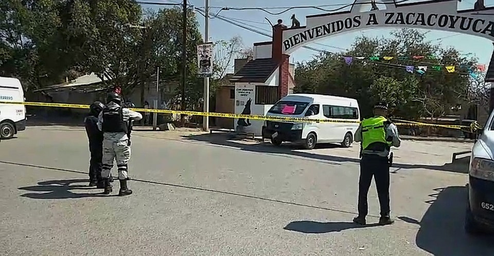 Asesinan a balazos a chófer de urvan en el poblado de de Zacacoyuca en Iguala
