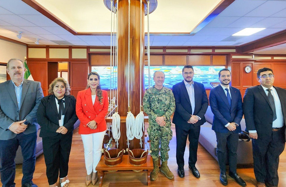 Apoya SEMAR en limpieza y desazolve de la Laguna de Tuxpan de Iguala