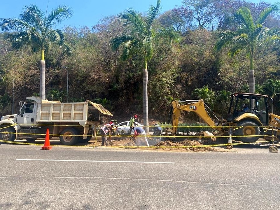 Gobierno de Guerrero concluye reparación integral de fuga de agua en la avenida Escénica de Acapulco