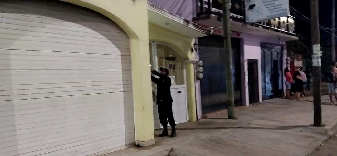 Atacan a balazos casa y negocio del ex alcalde Arturo González en Marquelia en la Costa Chica