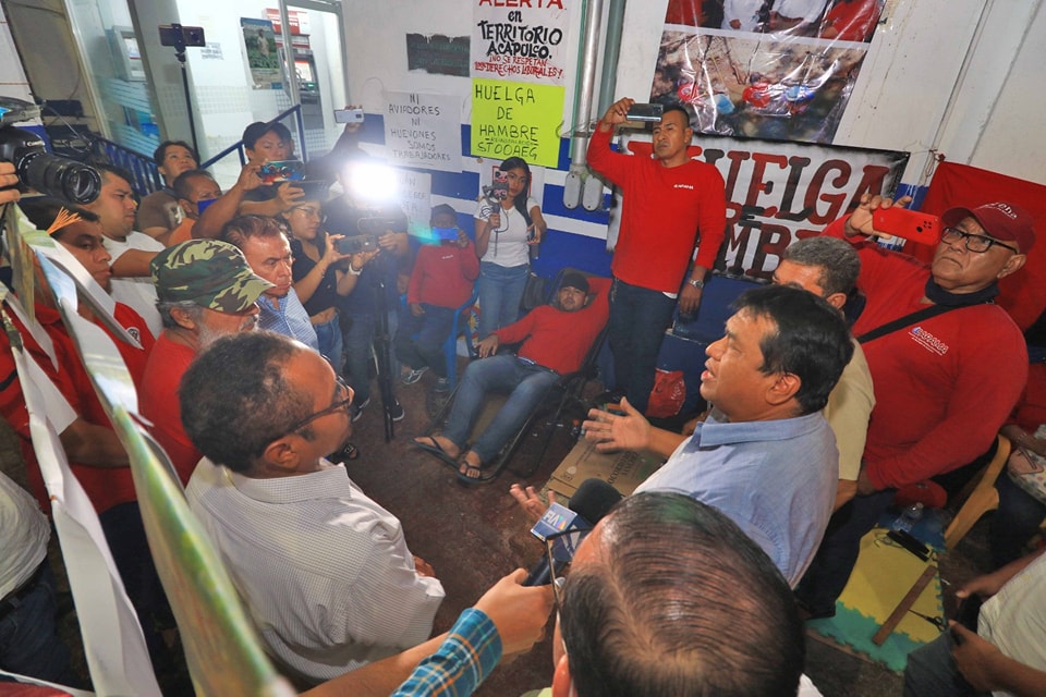 Establecen acuerdo ex trabajadores de CAPAMA y  funcionarios de Gobierno Municipal de Acapulco.