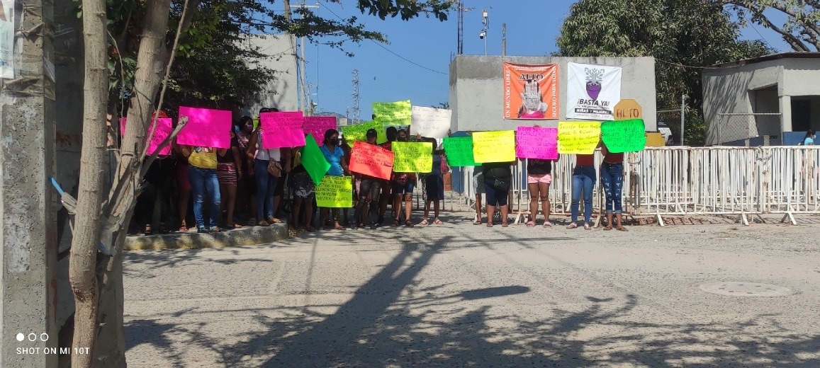 Colonos de Las Parotas protestan afuera del penal de Las Cruces en Acapulco