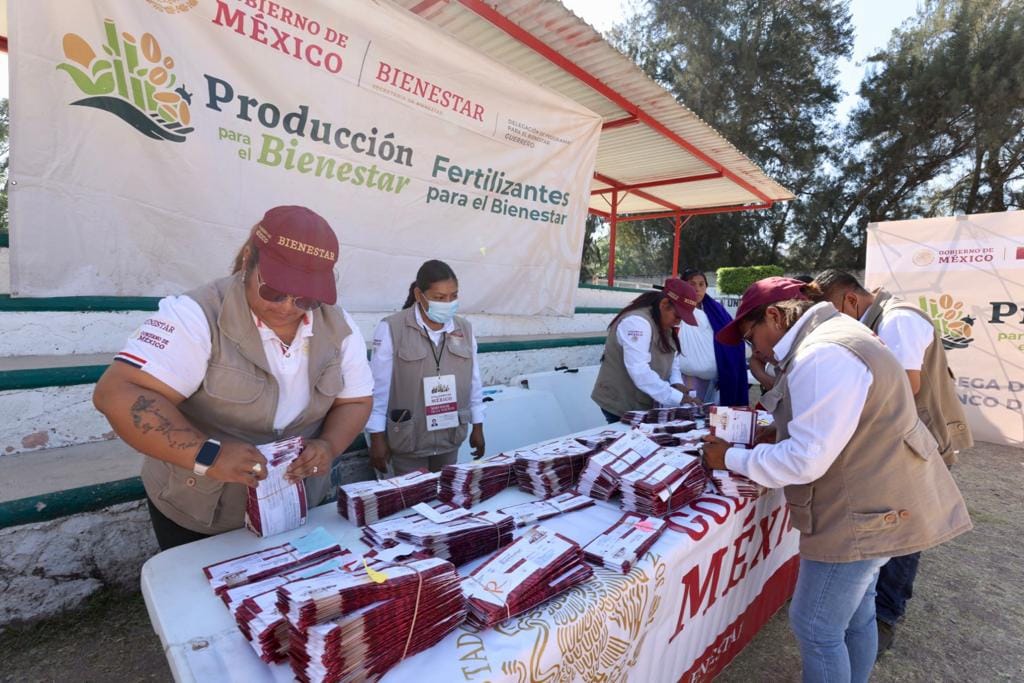 Entrega Gobernadora de Guerrero tarjetas de Banco del Programa Producción para el Bienestar 2023 en Chilapa