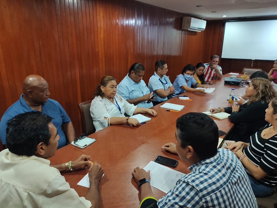 Funcionarios de CAPAMA sostuvieron una mesa de trabajo con habitantes de las diversas colonias de la ciudad.