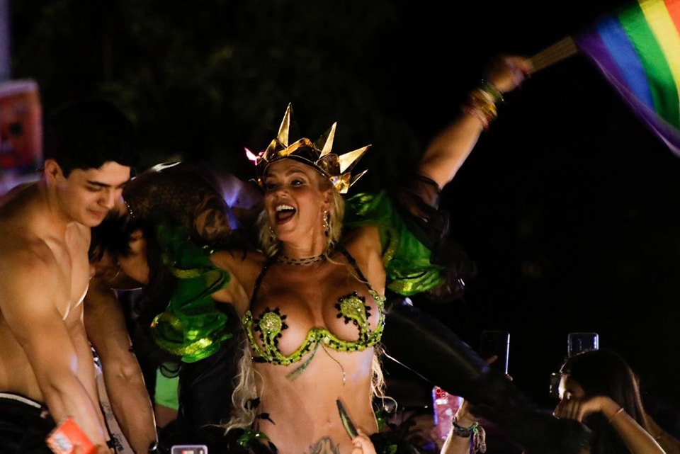 Más de 100 mil personas asisten al desfile del “Carnaval Paraíso Acapulco 2023”