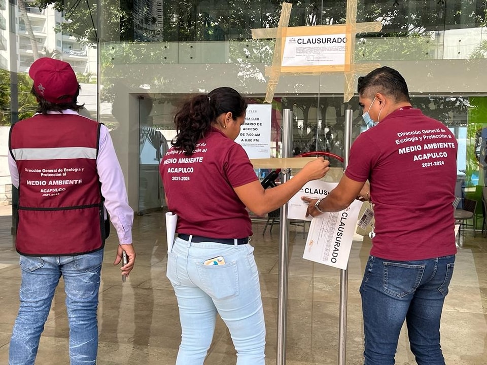 Clausura CAPAMA condominio que vertía aguas residuales, en Costa Azul Acapulco