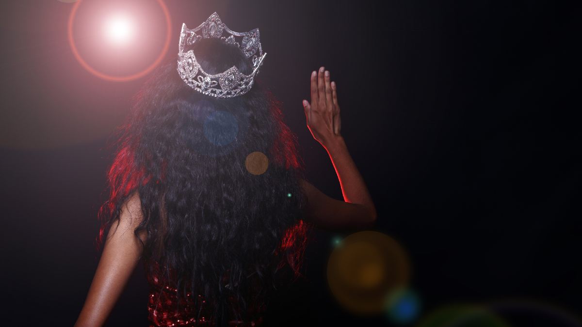 Miss boxeadora: golpea a su compañera, después de perder la corona