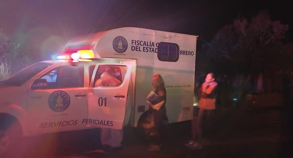 El accidente sucedió cerca del poblado Agua de Obispo, municipio de Chilpancingo y dejó a un niño y sus padres muertos.
