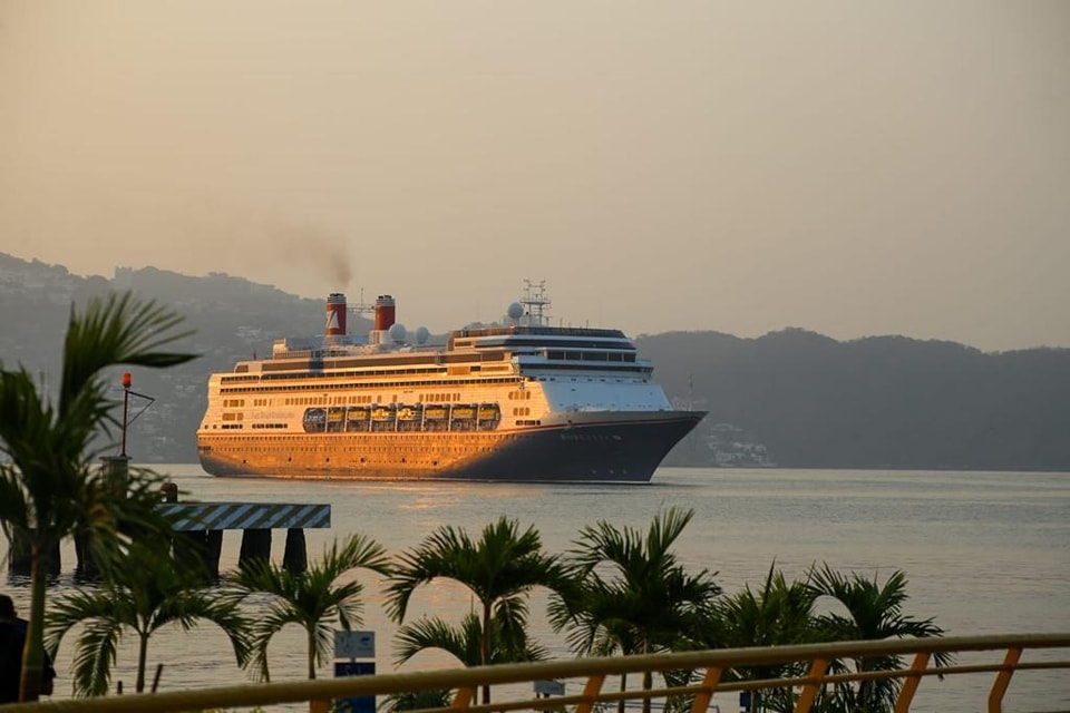 Llega a Acapulco el MS Borealis, décimo noveno crucero de la temporada