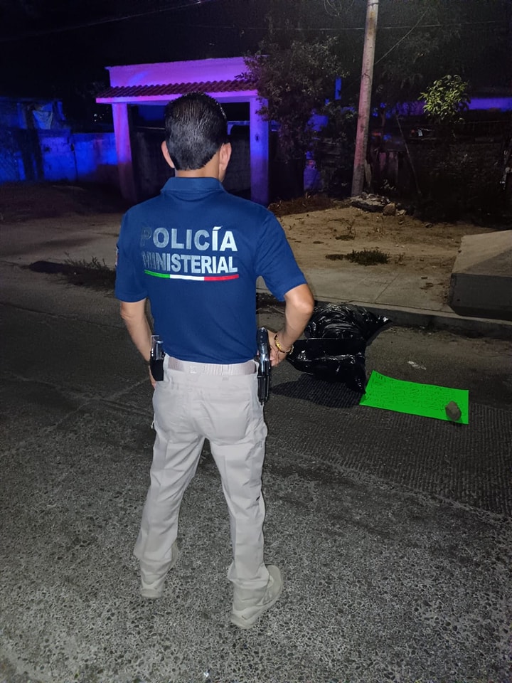 Dejan a un decapitado en bolsas de plástico en Ciudad Renacimiento, Acapulco