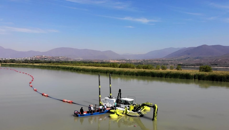 Avanzan trabajos de dragado en laguna de Tuxpan, Iguala