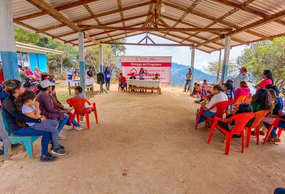 Con una inversión de más de 6mdp, la Secretaría de Bienestar Estatal, benefició a 52 familias de Costa Grande, mejorando su vivienda