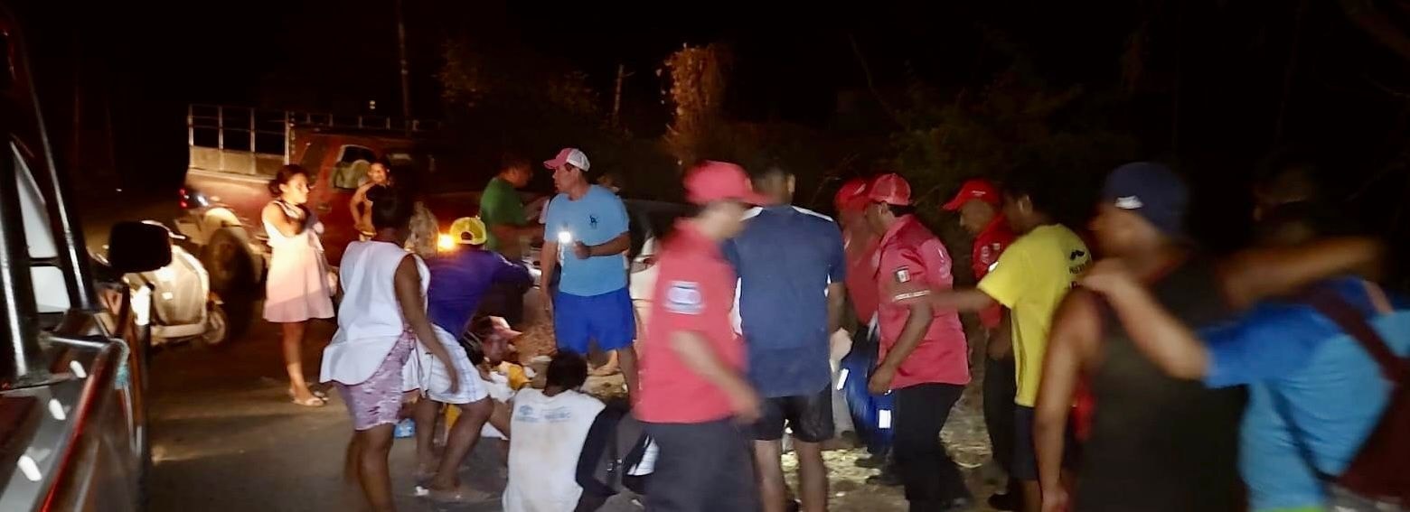 Se accidenta familia en el libramiento Ometepec – Tlacoachistlahuaca; quedan lesionadaos entre ellos tres menores