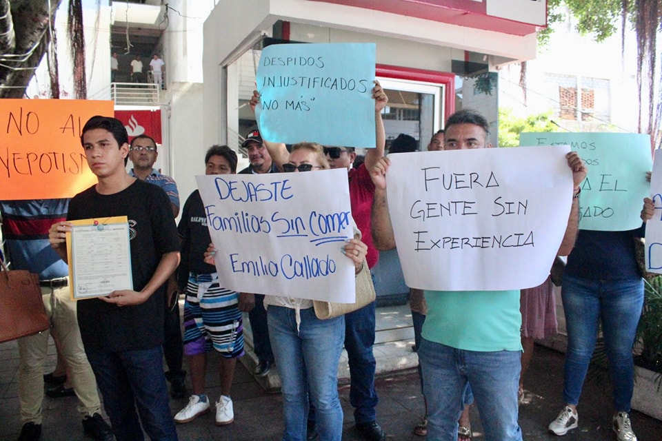 Protestan trabajadores de Catastro; denuncian despidos injustificados Acapulco