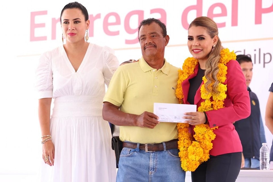 Entrega gobernadora apoyos del programa de Pensión Guerrero con inversión anual directa de 28 MDP