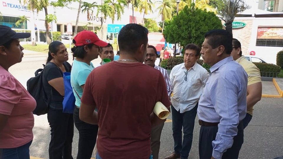 Gobierno del Estado atiende a manifestantes de Cantaluna que bloqueaban la avenida Costera en Acaoulco