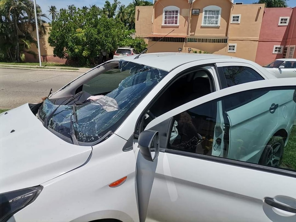 Fuerte accidente en Acapulco deja una persona lesionada en el fraccionamiento Las Garzas