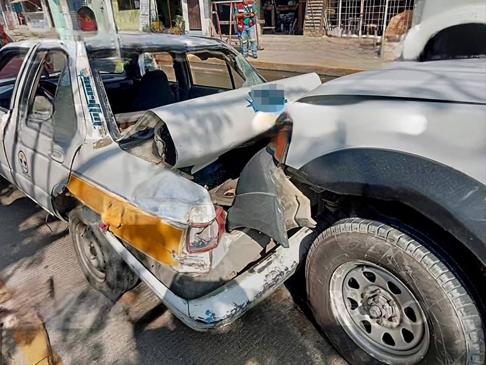 Accidente vehicular en Acapulco deja dos personas lesionadas cerca de Llano Largo
