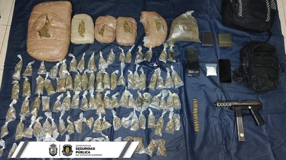 Policía Estatal detiene a tres hombres en posesión de droga durante operativo vacacional en Acapulco