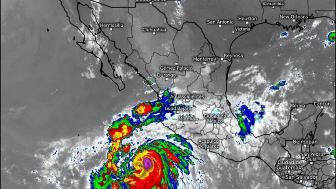 Hilary ya es huracán de Categoría 1, amenaza la costa occidental de México