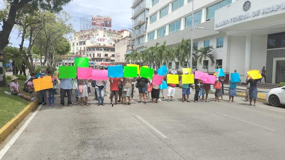 Protestan contra Comisión Nacional de Áreas Naturales Protegidas frente al Palacio Federal