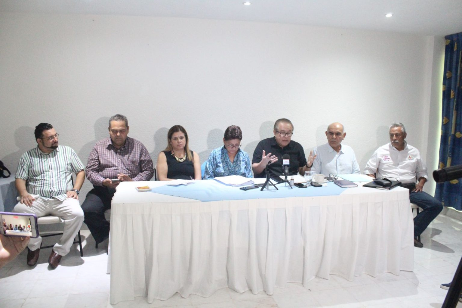 Organizaciones de padres de familia en Guerrero buscan amparo contra nuevos libros de texto