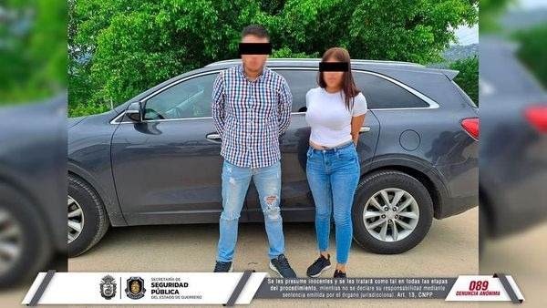 Policía Estatal y Marina detienen a dos en posesión de tarjetas bancarias y una terminal en Acapulco.