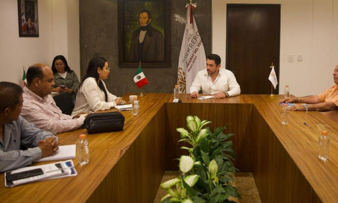 Se reúnen Autoridades y Transportistas de Juan R. Escudero para Restablecer el Servicio este Viernes