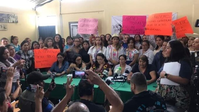 Mujeres morenistas piden alto a los ataques contra Evelyn Salgado