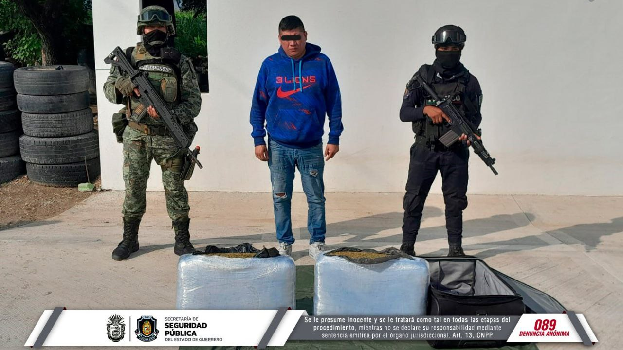Detienen a hombre con 10 kilos de marihuana en operativo de seguridad en Eduardo Neri