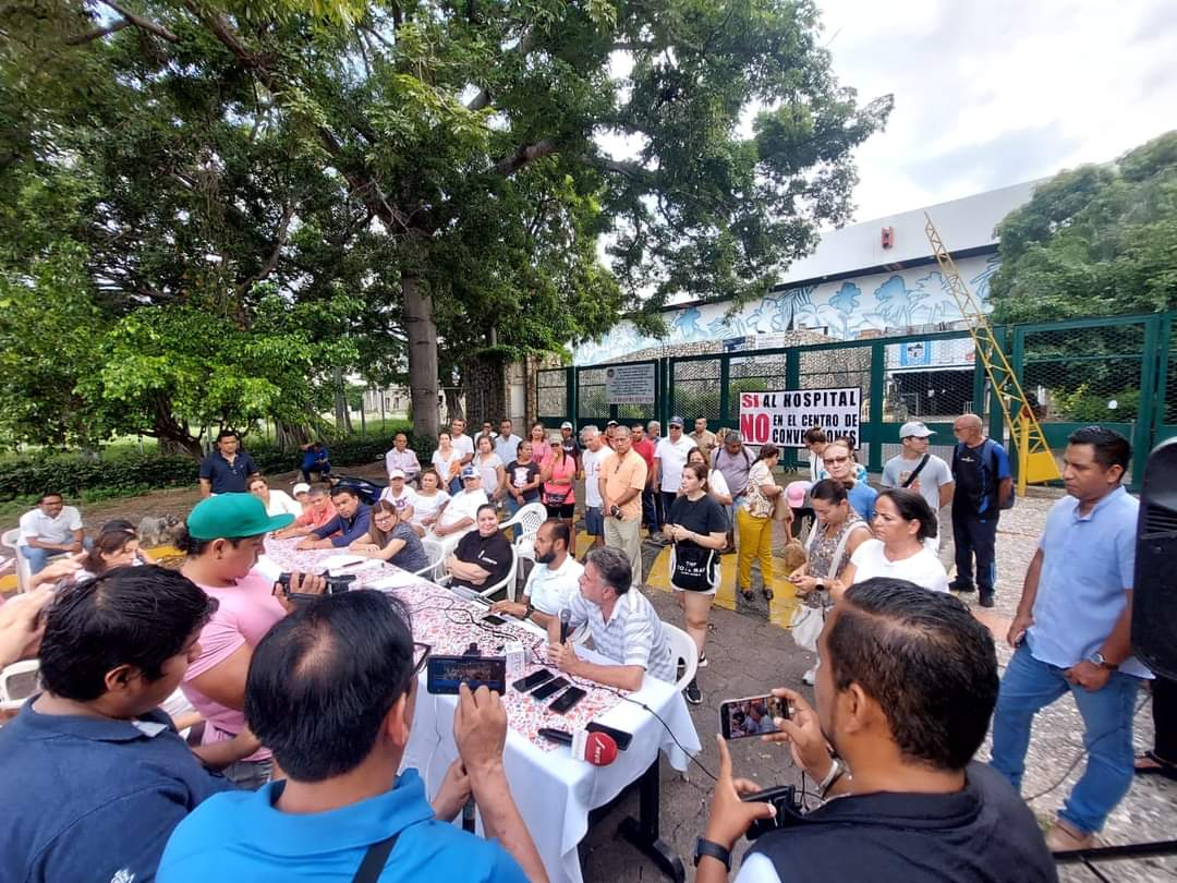 Habitantes de Costa Azul exigen transparencia en la Construcción del Hospital del ISSSTE