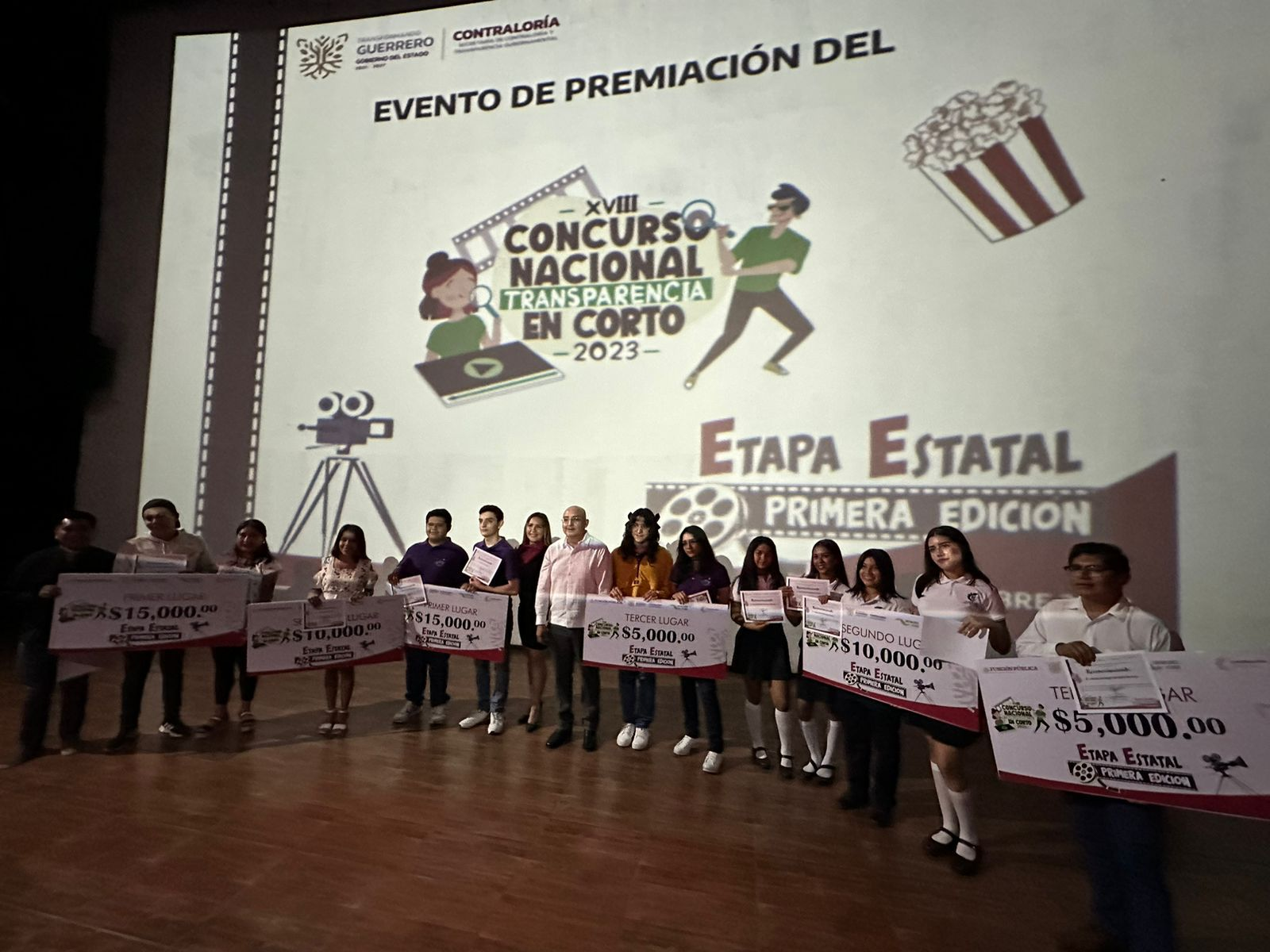 El Gobierno de Guerrero reconoce a jóvenes talentosos en la cultura de la transparencia