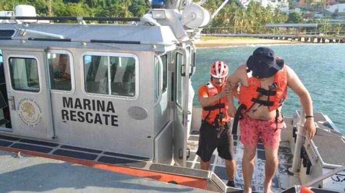 Rescate exitoso en Acapulco: Armada de México salva a turista en apuros en la playa Condesa