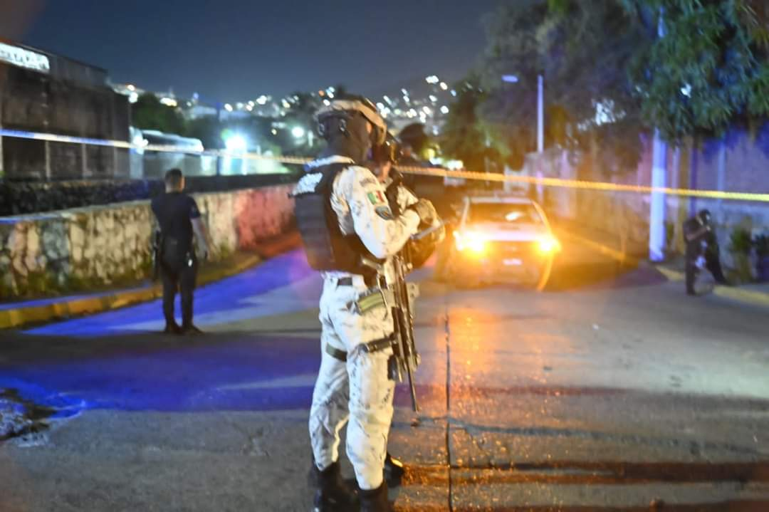 Restos Humanos Descubiertos en Seis Cubetas en dos Lugares Diferentes de Acapulco