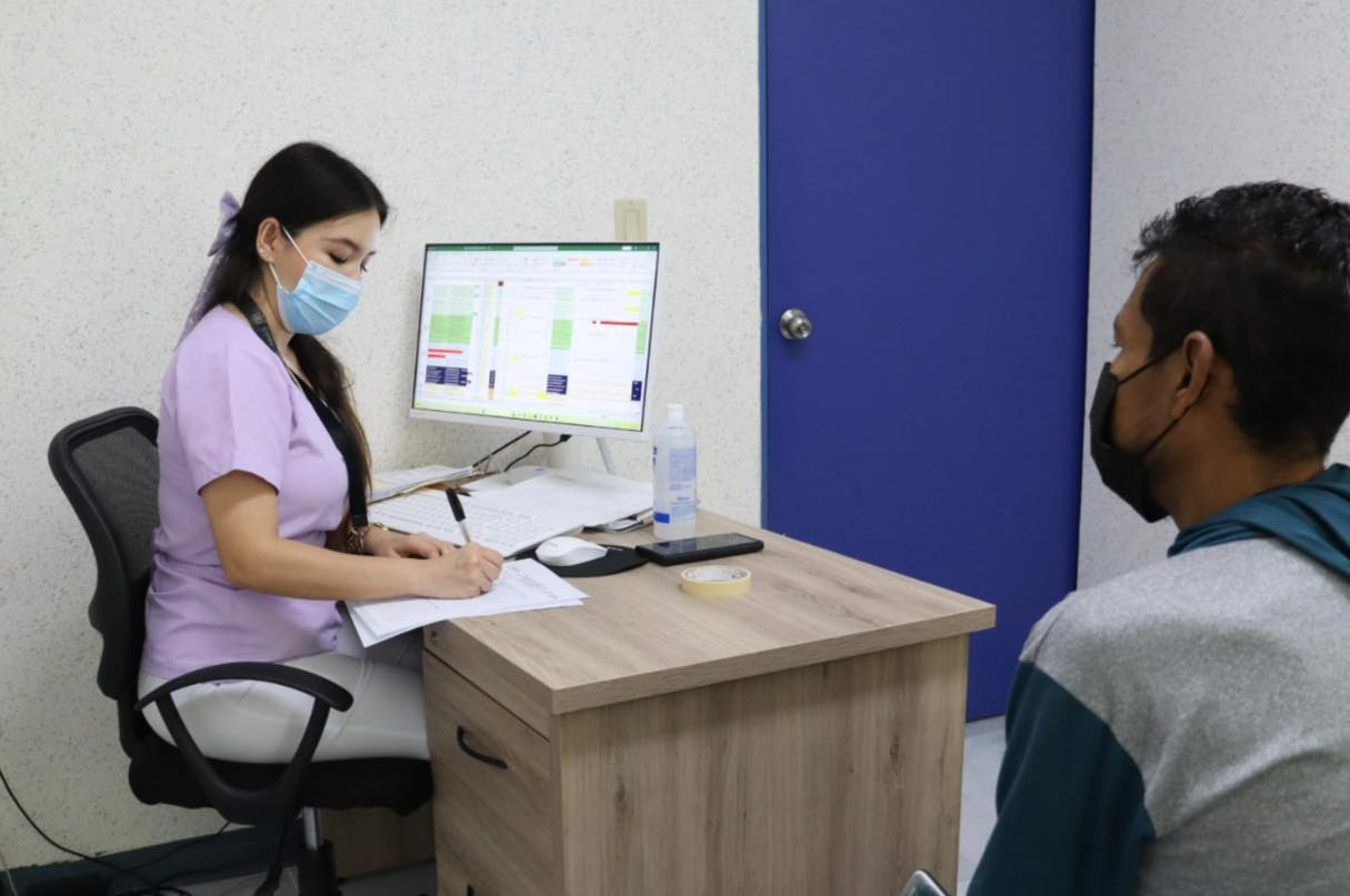 Guerrero se une a la federalización de servicios de salud para ampliar la cobertura médica