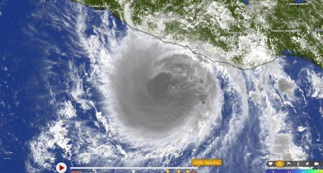 Acapulco se encuentra en alerta máxima por evolución del huracán Otis, ya es categoría 5