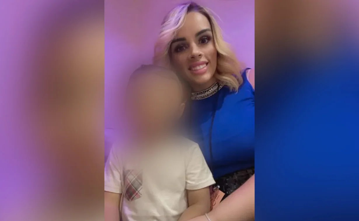 Niño muere ahogado en parque acuático de Texas, mientras su madre veía el celular