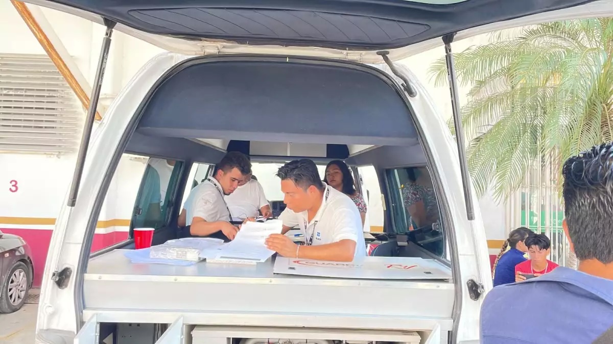 SAT reabre sus oficinas en Acapulco después del impacto del huracán Otis